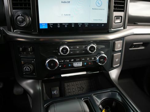 Used 2024 Ford F150 Lariat image 17