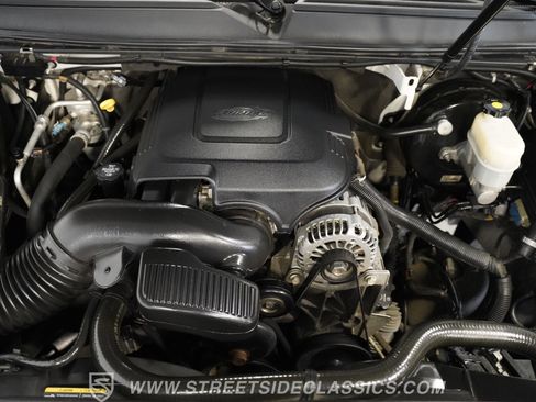 Used 2009 Cadillac Escalade EXT image 4