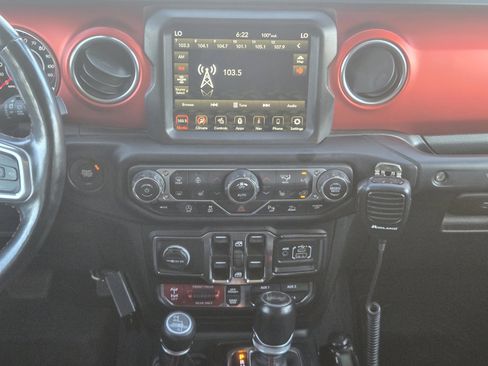 Used 2021 Jeep Wrangler Unlimited Rubicon AWD/4WD image 9