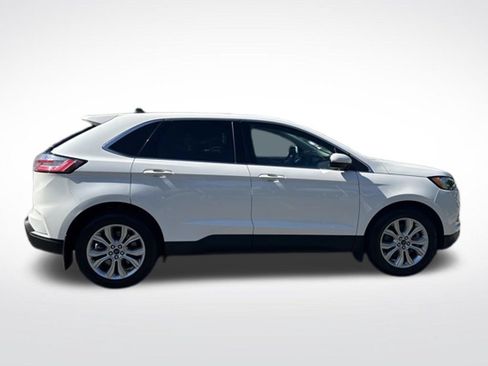Used 2022 Ford Edge Titanium w/ Equipment Group 301A AWD/4WD image 7