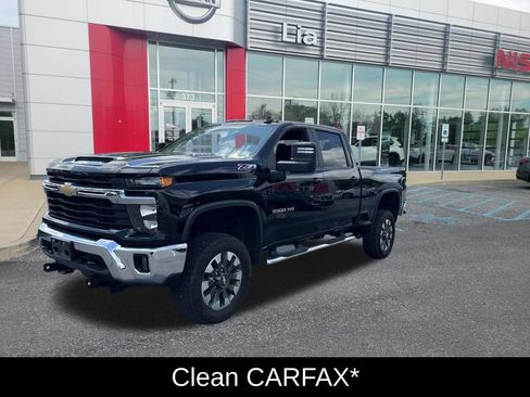 Used 2024 Chevrolet Silverado 3500 LT w/ Convenience Package AWD/4WD image 8