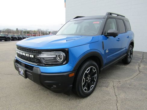 Used 2025 Ford Bronco Sport Outer Banks w/ Outer Banks Tech Package+ AWD/4WD image 42