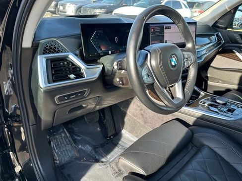 Used 2024 BMW X7 xDrive40i image 23