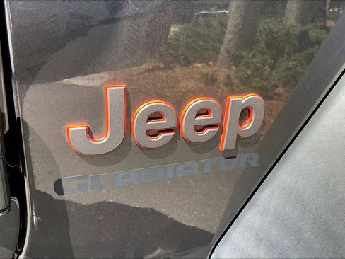 Used 2021 Jeep Gladiator Mojave AWD/4WD image 10