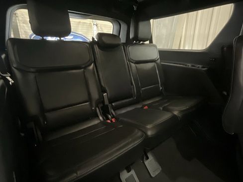 Used 2025 Ford Expedition Max Platinum w/ Stealth Appearance Package image 13