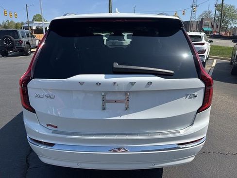 Used 2025 Volvo XC90 T8 Ultra w/ Protection Package Premier image 4