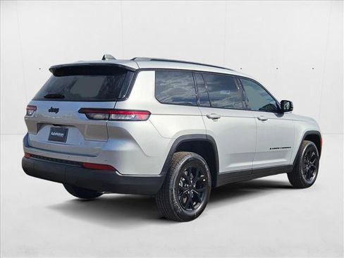 New 2025 Jeep Grand Cherokee L Altitude image 4