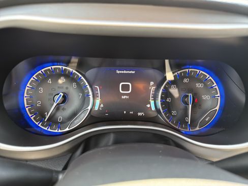 New 2027 Chrysler Pacifica Select w/ Family Tech Group AWD/4WD image 33