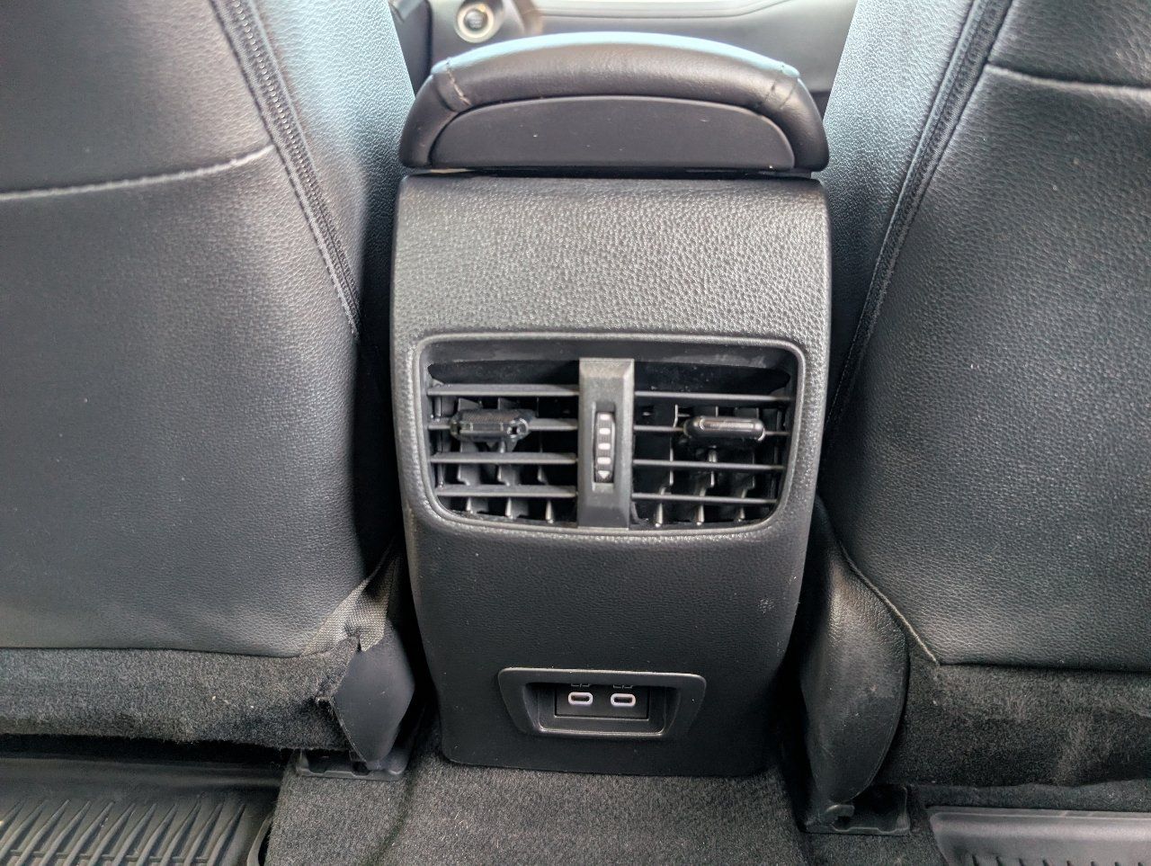 Used 2023 Toyota Corolla Cross XLE w/ Convenience Package FWD image 7