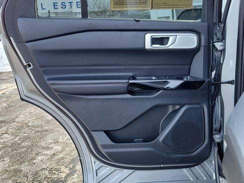 Certified 2021 Ford Explorer Platinum w/ Equipment Group 601A image 10