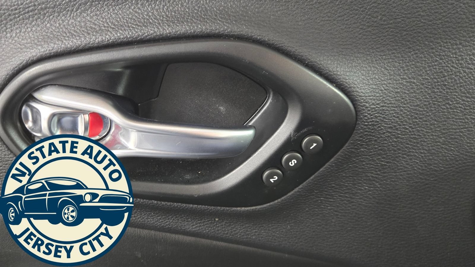 Used 2022 Jeep Cherokee Limited AWD/4WD image 22