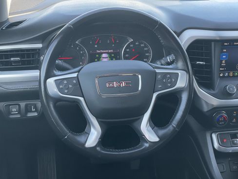 Used 2021 GMC Acadia SLT w/ Premium Package image 9