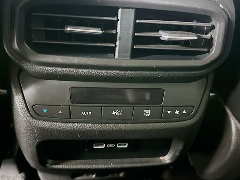 Used 2023 Honda Pilot Touring image 26