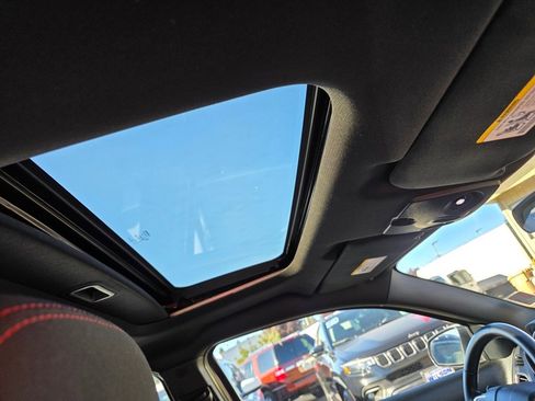 Used 2011 Dodge Avenger Heat image 23