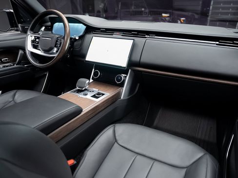 Used 2023 Land Rover Range Rover SE image 56