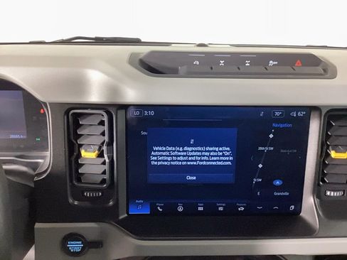 Used 2022 Ford Bronco Badlands image 24