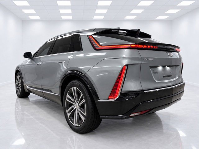 Used 2024 Cadillac Lyriq Luxury AWD/4WD image 6