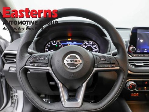 Used 2022 Nissan Altima 2.5 SV image 10