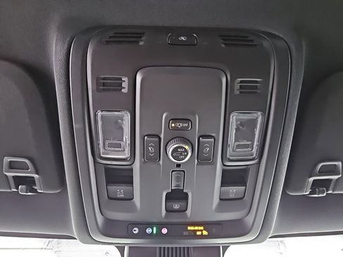 Used 2025 GMC Yukon XL AT4 w/ AT4 Premium Package image 22