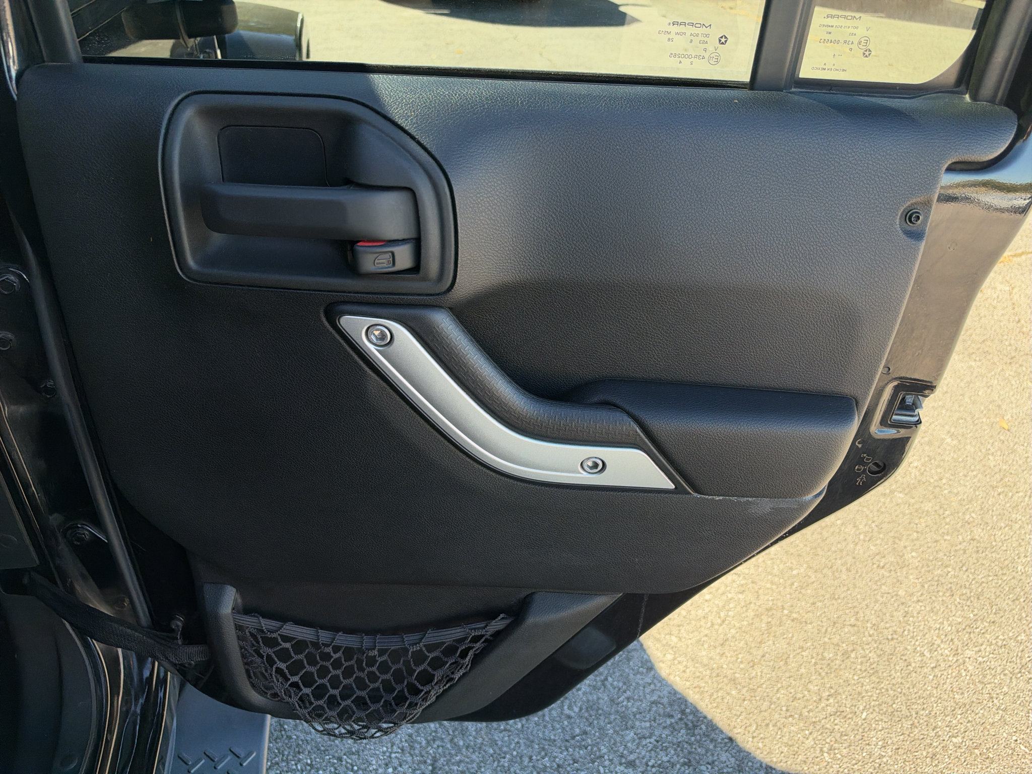 Used 2016 Jeep Wrangler Unlimited Sahara w/ Dual Top Group AWD/4WD image 18