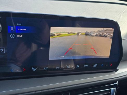 New 2026 Chevrolet Traverse LT image 28