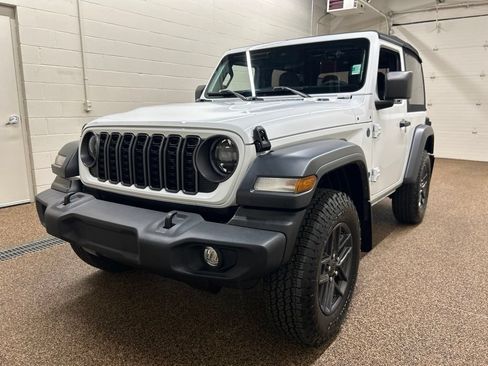 Used 2024 Jeep Wrangler Sport AWD/4WD image 5