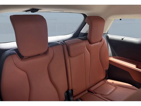 Used 2025 Kia Carnival EX FWD image 20