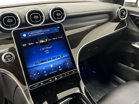 Certified 2025 Mercedes-Benz GLC 300 4MATIC image 30