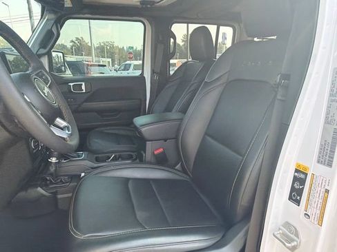 Used 2024 Jeep Wrangler Unlimited Sahara w/ Technology Group AWD/4WD image 20