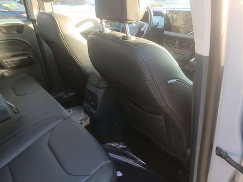 New 2025 Ford Maverick Lariat w/ Black Appearance Package image 27