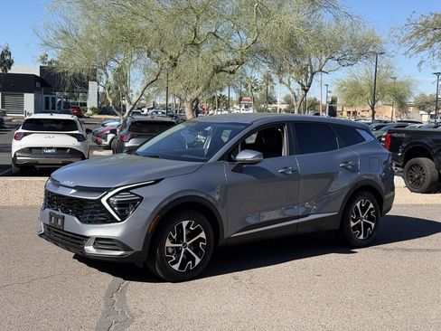 Certified 2024 Kia Sportage EX image 6