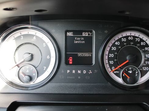 Used 2019 RAM 1500 Warlock AWD/4WD image 17