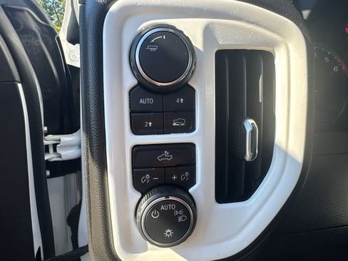 Used 2024 Chevrolet Silverado 1500 Custom image 27