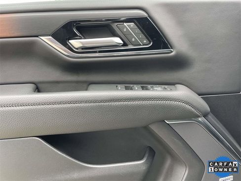 Used 2025 GMC Yukon Denali image 16