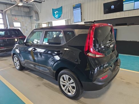 Used 2022 Kia Soul LX image 6