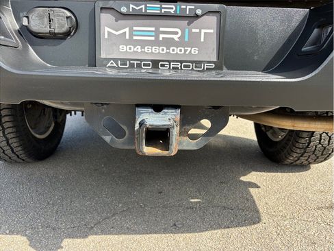 Used 2019 Toyota Tundra Limited w/ Limited Premium Package AWD/4WD image 17