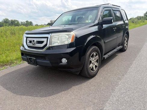 Used 2011 Honda Pilot Touring image 1