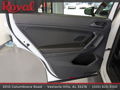 Used 2018 Volkswagen Tiguan SEL image 14