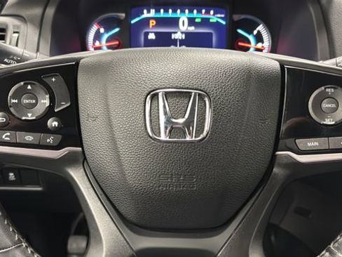 Used 2020 Honda Pilot Touring image 16