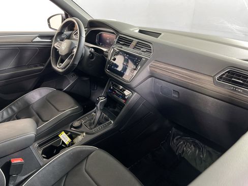 Used 2022 Volkswagen Tiguan SEL R-Line image 28
