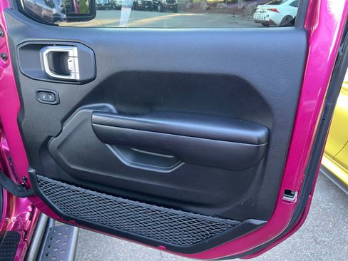 Used 2021 Jeep Wrangler Unlimited Rubicon w/ Xtreme Recon 35" Tire Package image 29