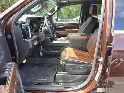 Used 2024 GMC Sierra 2500 Denali Ultimate w/ Max Trailering Package AWD/4WD image 4