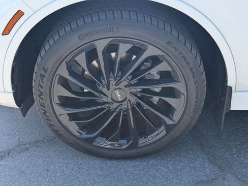 Used 2021 Lincoln Aviator Reserve AWD/4WD image 14