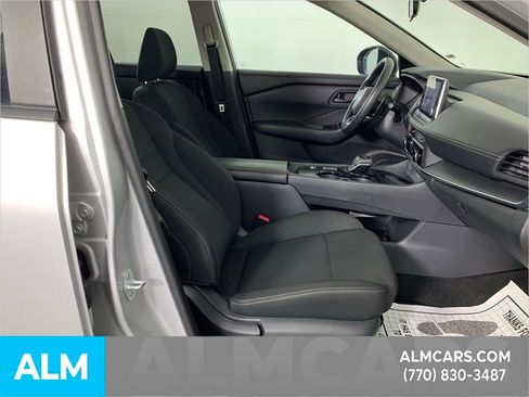 Used 2024 Nissan Rogue S image 31