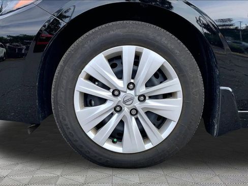 Used 2025 Nissan Sentra S FWD image 21