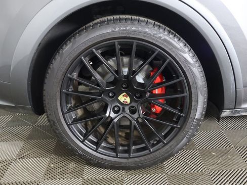 Used 2021 Porsche Cayenne GTS w/ Premium Package Plus image 25
