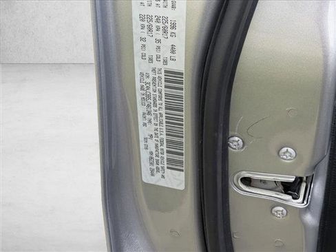 Used 2018 Jeep Compass Latitude image 24