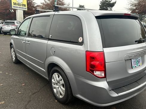 Used 2015 Dodge Grand Caravan SE w/ Quick Order Package 29E SE FWD image 4