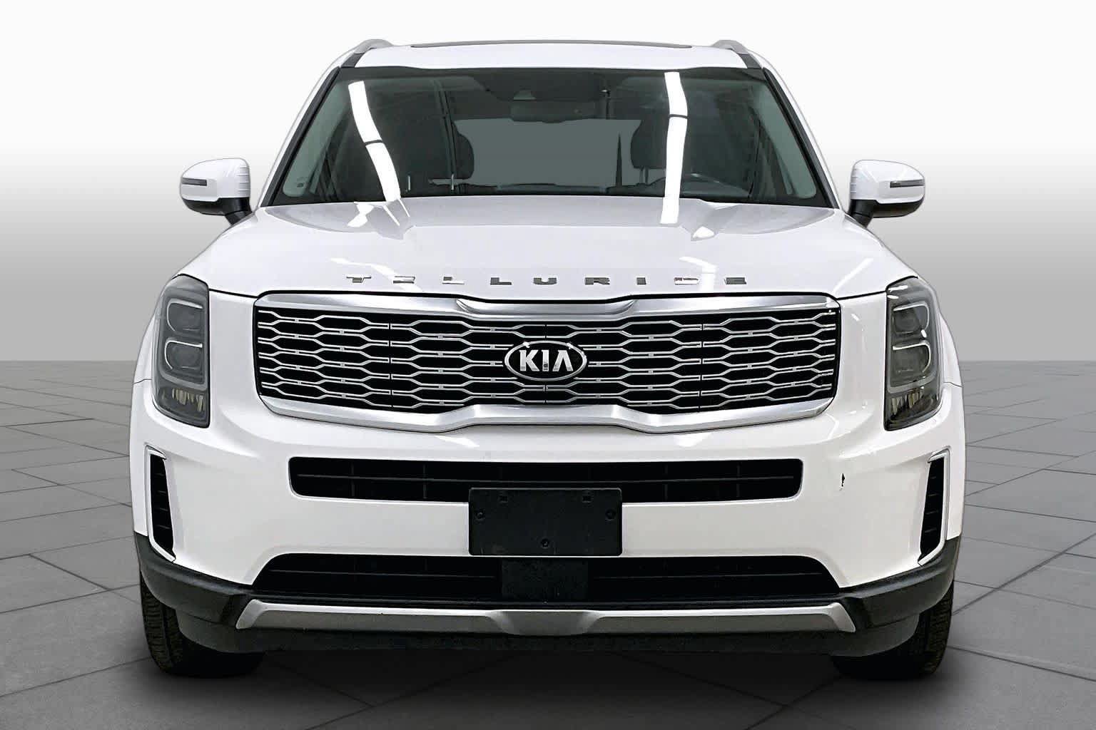 Used 2021 Kia Telluride EX w/ EX Premium Package FWD image 4