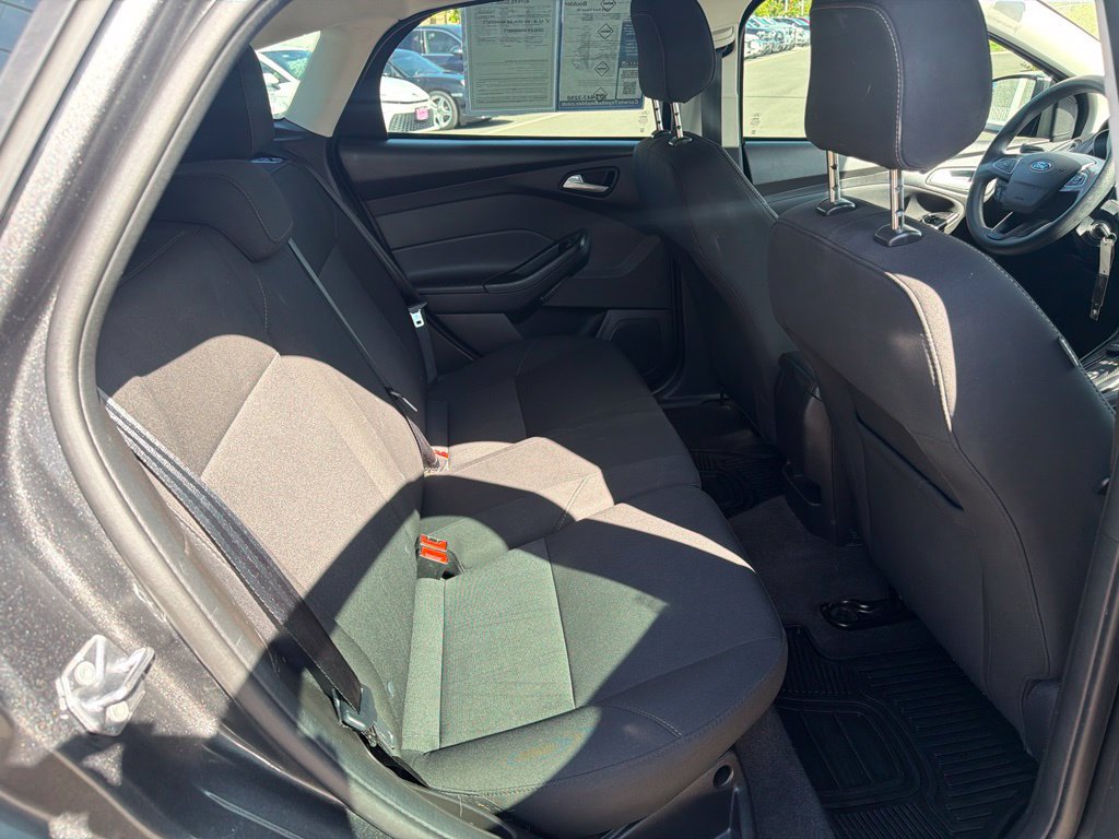 Used 2018 Ford Focus SE FWD image 15
